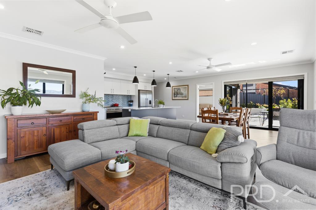 14 Lindbeck Ave, Tumut, NSW 2720