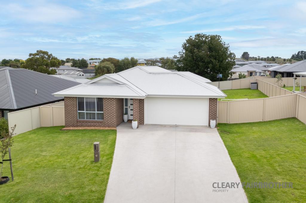 10 Fairleigh Pl, Kelso, NSW 2795