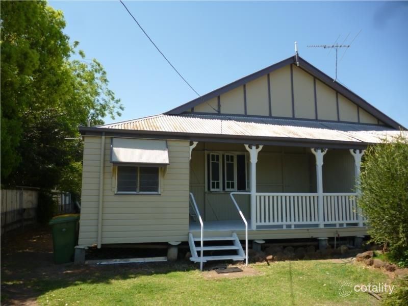 2/11 Henry St, Dalby, QLD 4405
