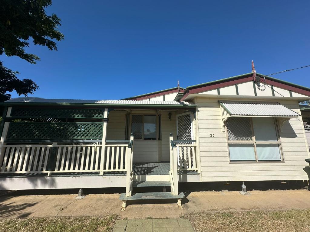 27 Robin Rd, Longreach, QLD 4730