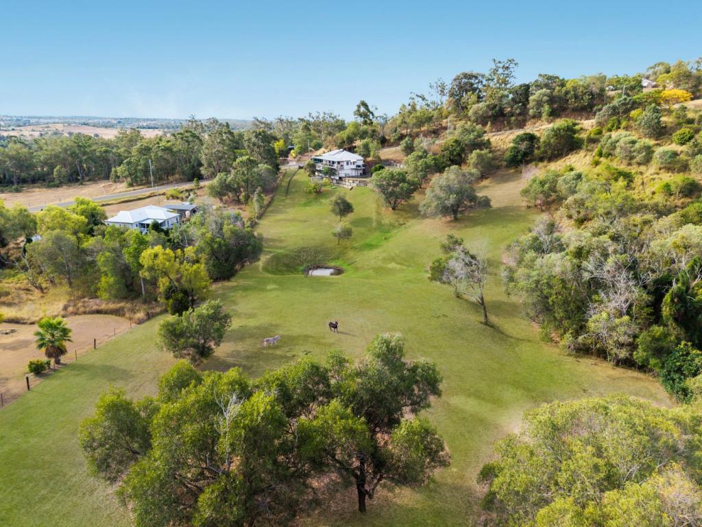 8 Anthony Ct, Summerholm, QLD 4341