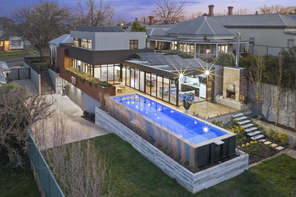 10 Clarendon St, Soldiers Hill, VIC 3350
