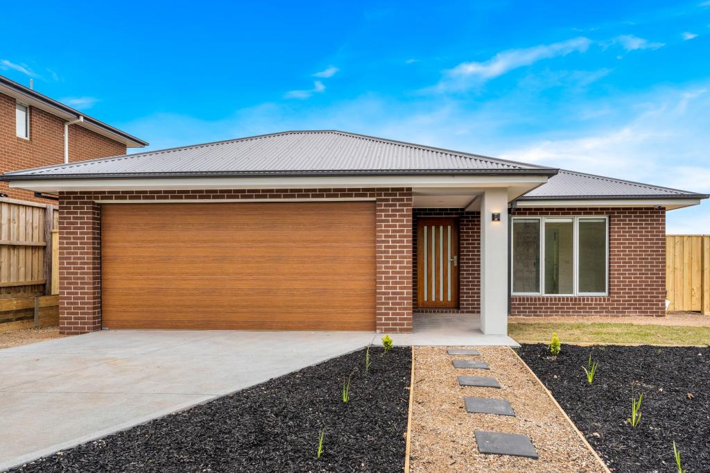 12 DAFFODIL CRES, WALLAN, VIC 3756