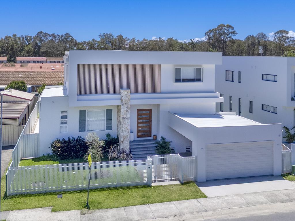 12 Bienvenue Dr, Currumbin Waters, QLD 4223