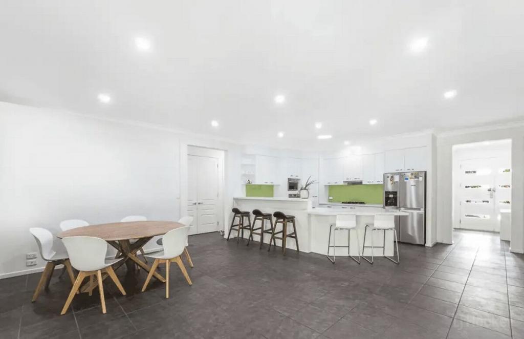 10 Seawind Rd, Coomera, QLD 4209