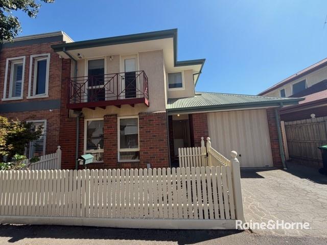 12 Halford Lane, Kensington, VIC 3031