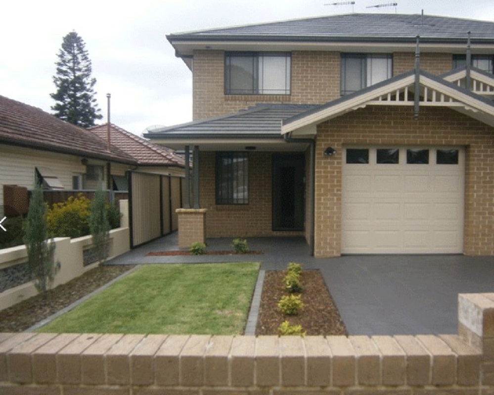 21 Cowl St, Greenacre, NSW 2190