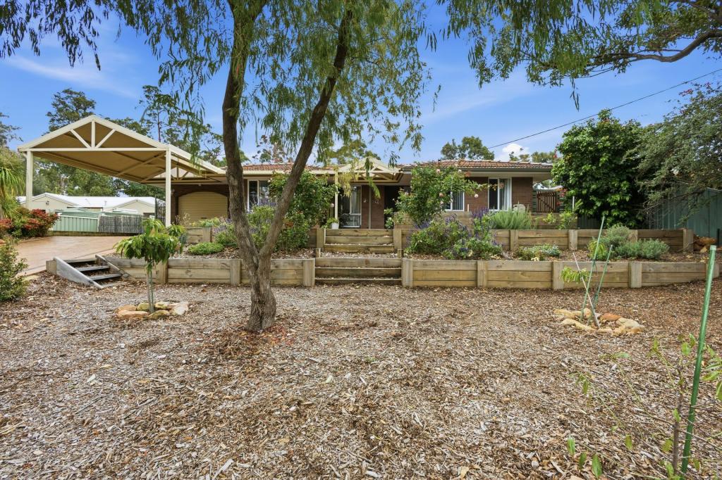 70 Glyde Rd, Lesmurdie, WA 6076