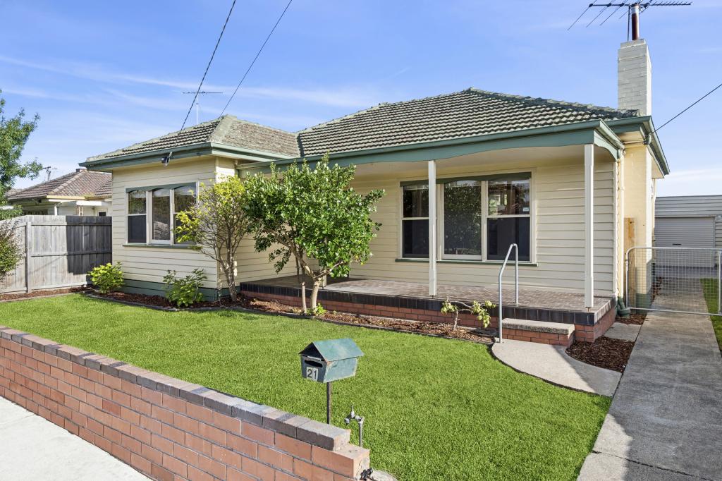 21 IVY ST, NEWCOMB, VIC 3219