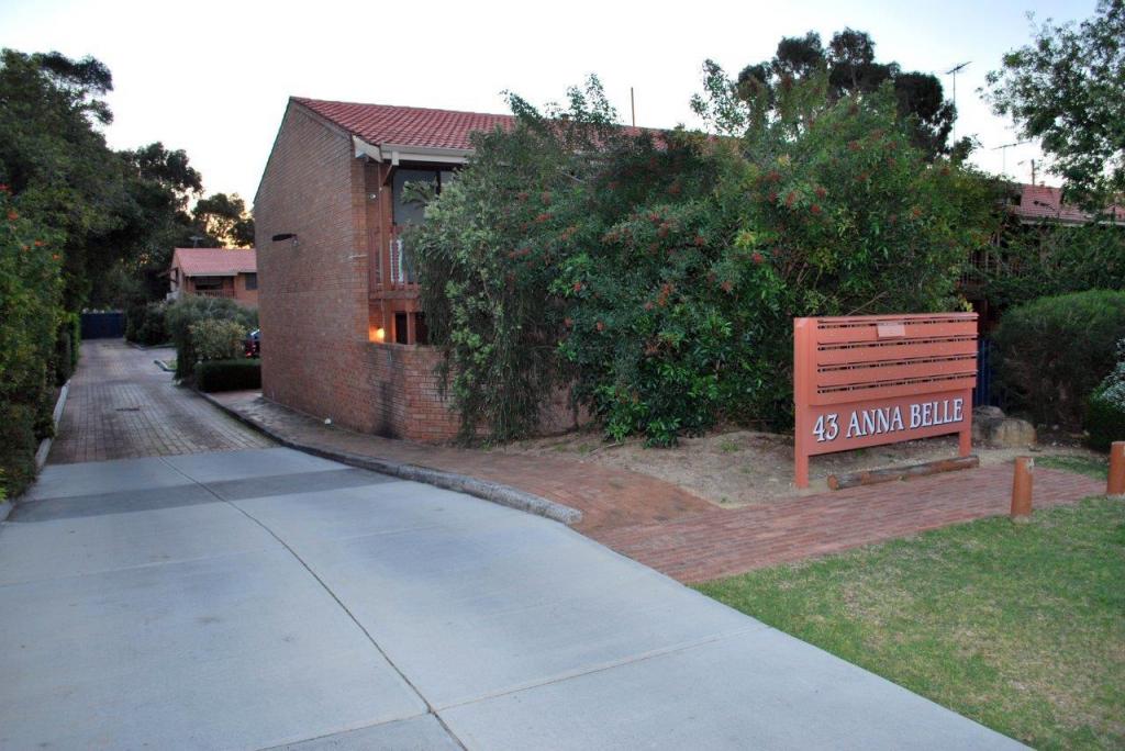 1/43 Bourke St, Yokine, WA 6060