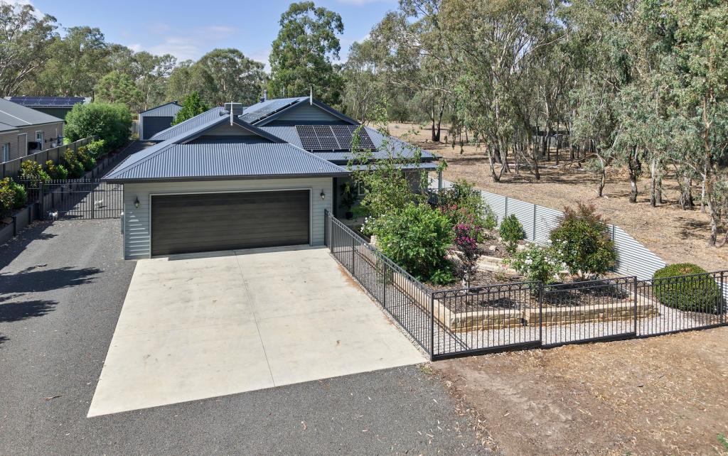 18 ROUTLEDGE ST, HEATHCOTE, VIC 3523