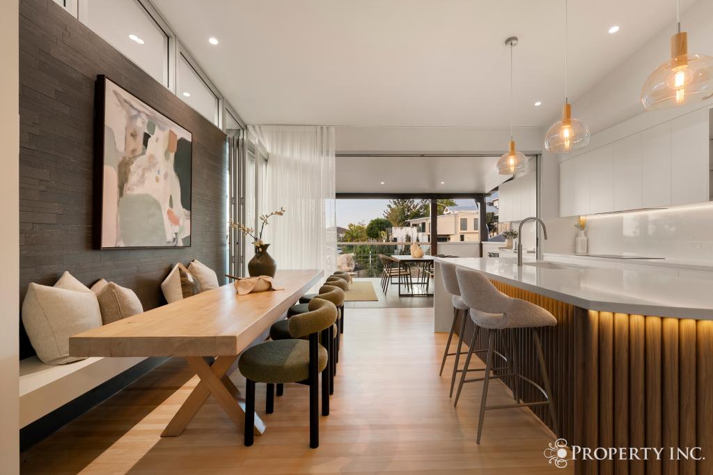 71 Henzell Tce, Greenslopes, QLD 4120