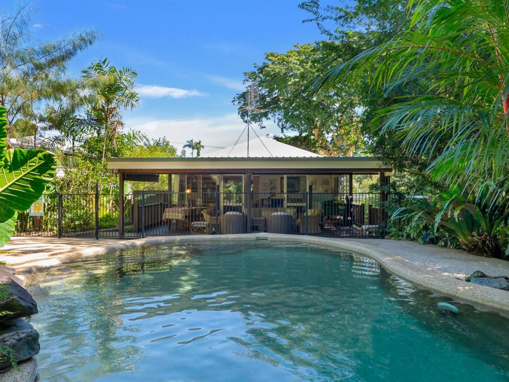 11 Dalgety St, Stratford, QLD 4870
