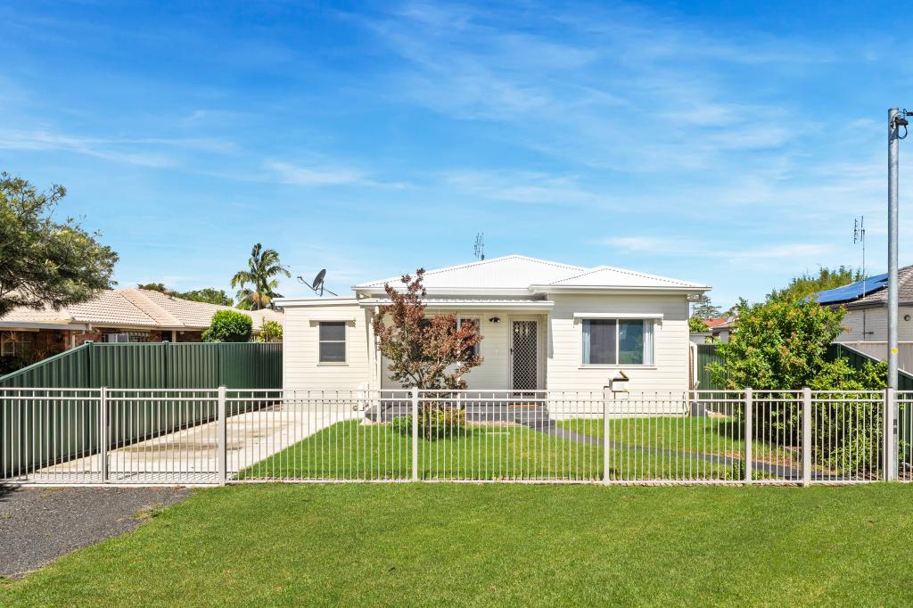 10 ANGLER ST, WOY WOY, NSW 2256