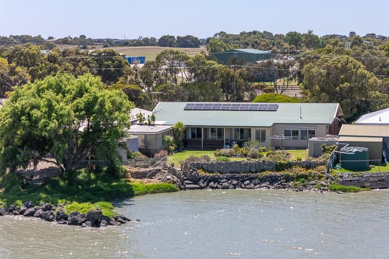 9 Hyde Ave, Meningie, SA 5264