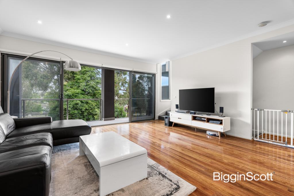 18 OLD SCHOOL RD, NOTTING HILL, VIC 3168