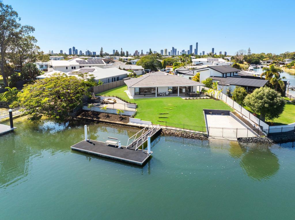 26 Huon St, Broadbeach Waters, QLD 4218