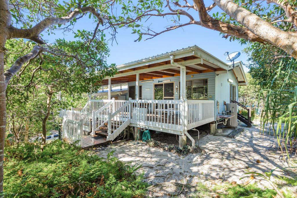 13 Samarinda Way, Point Lookout, QLD 4183