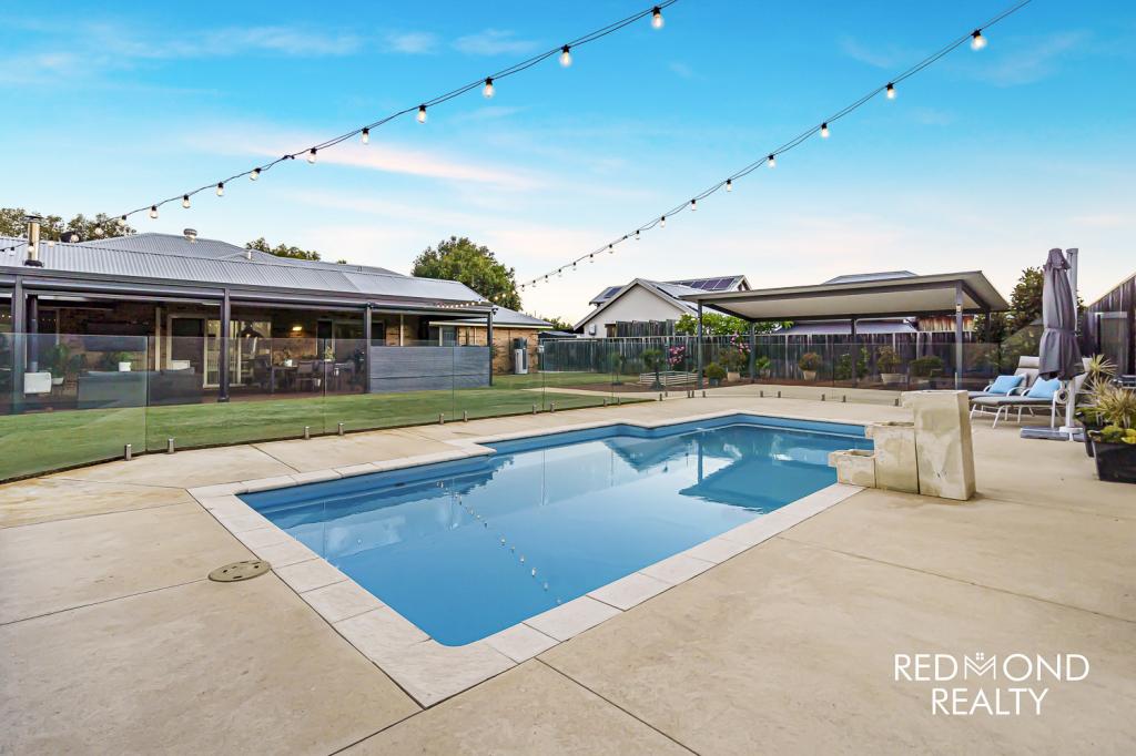 24 Crossland Ave, Ellenbrook, WA 6069