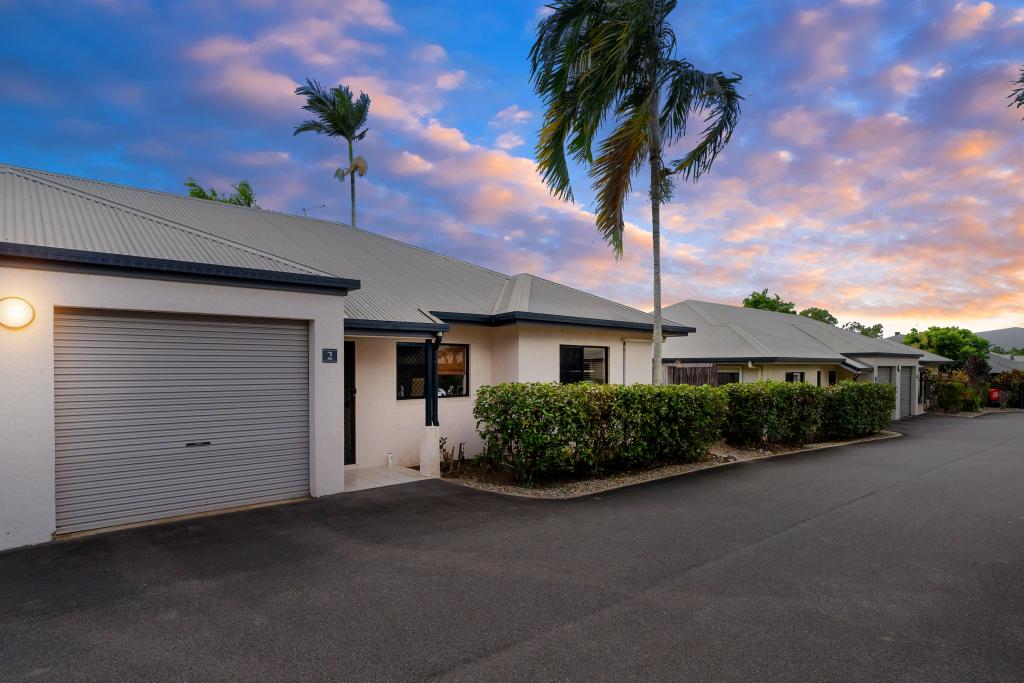 2/190 IRENE ST, MOOROOBOOL, QLD 4870