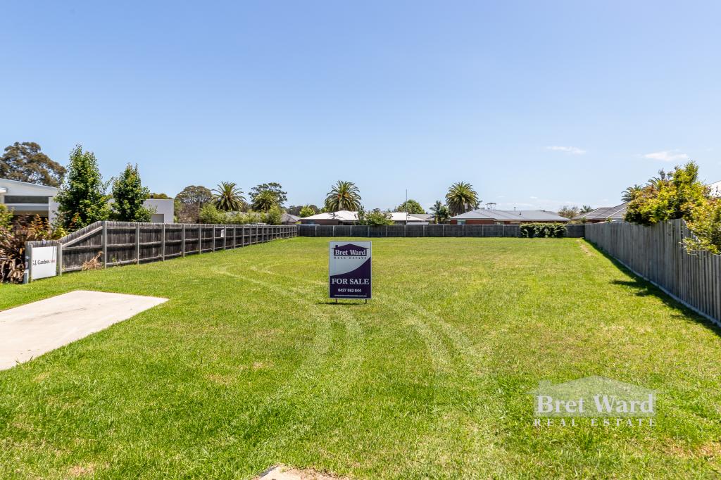 16 Wisteria Pl, Paynesville, VIC 3880