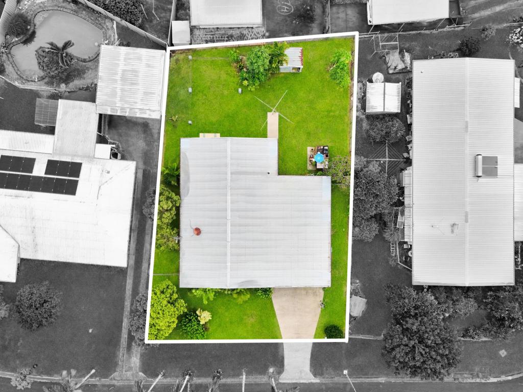 2 Dahlia Cl, Mooroobool, QLD 4870