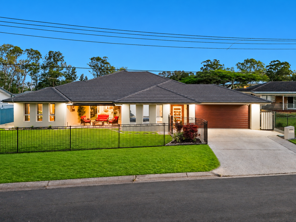 85 Torquay Rd, Redland Bay, QLD 4165