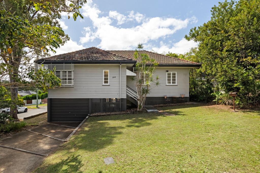 244 Harts Rd, Indooroopilly, QLD 4068