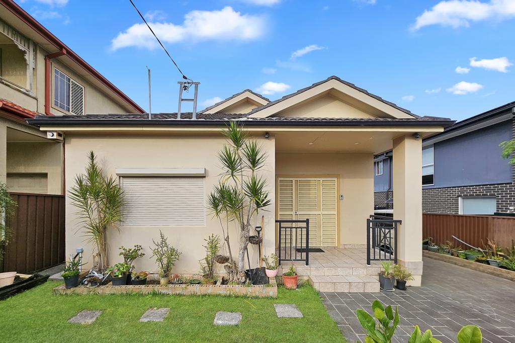 19 Hillcrest Ave, Greenacre, NSW 2190