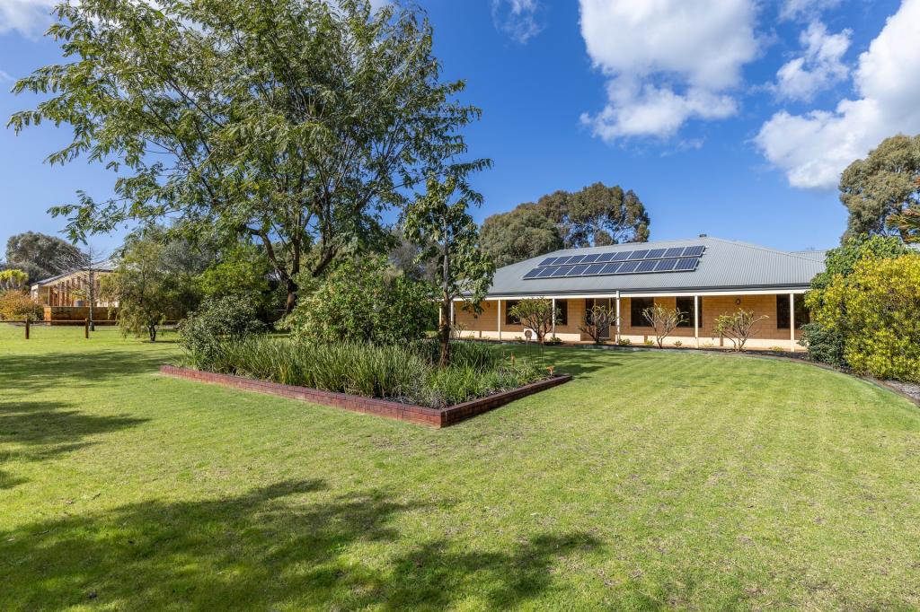 6 Britza Ave, Roelands, WA 6226