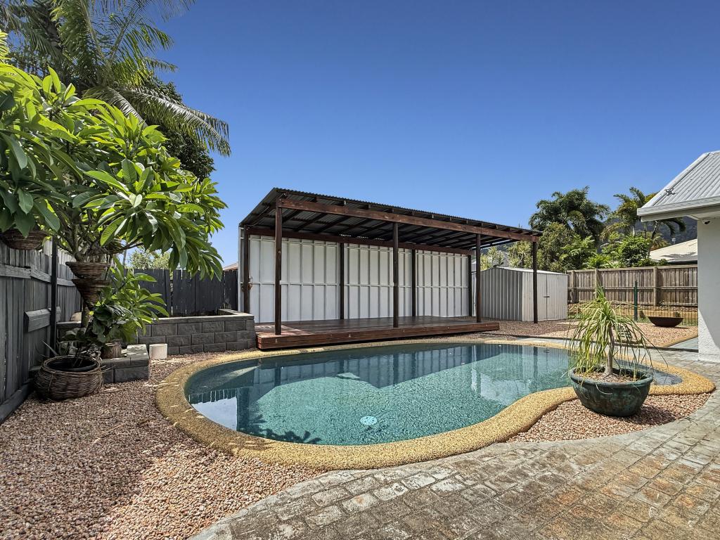 2 Miara Cl, Kewarra Beach, QLD 4879