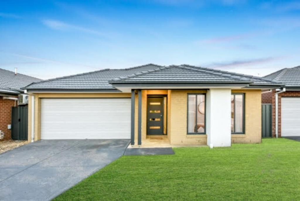 44 Frodo Cct, Clyde, VIC 3978