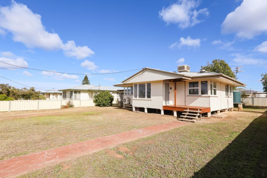 17 Downs St, Roma, QLD 4455