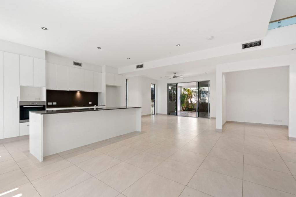 1 Mal Burke St, Southport, QLD 4215