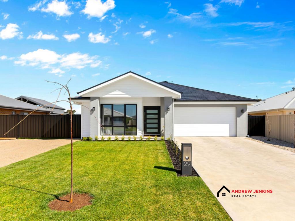 29 HADLEY ST, TOCUMWAL, NSW 2714