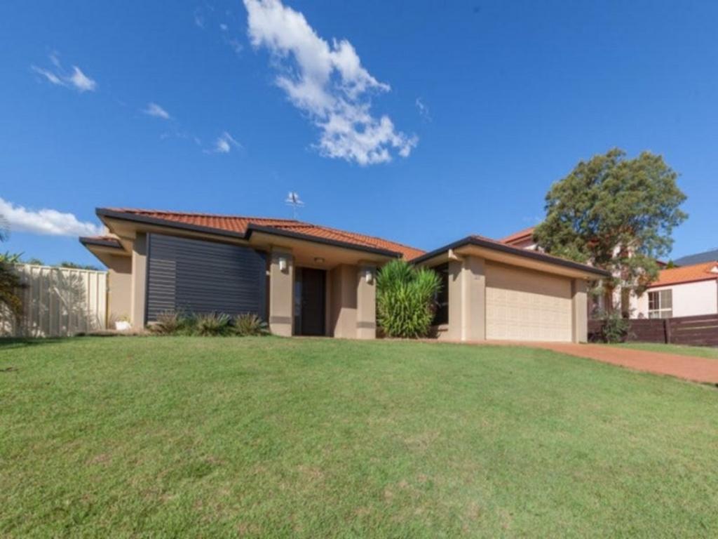 28 Aspen St, Carindale, QLD 4152