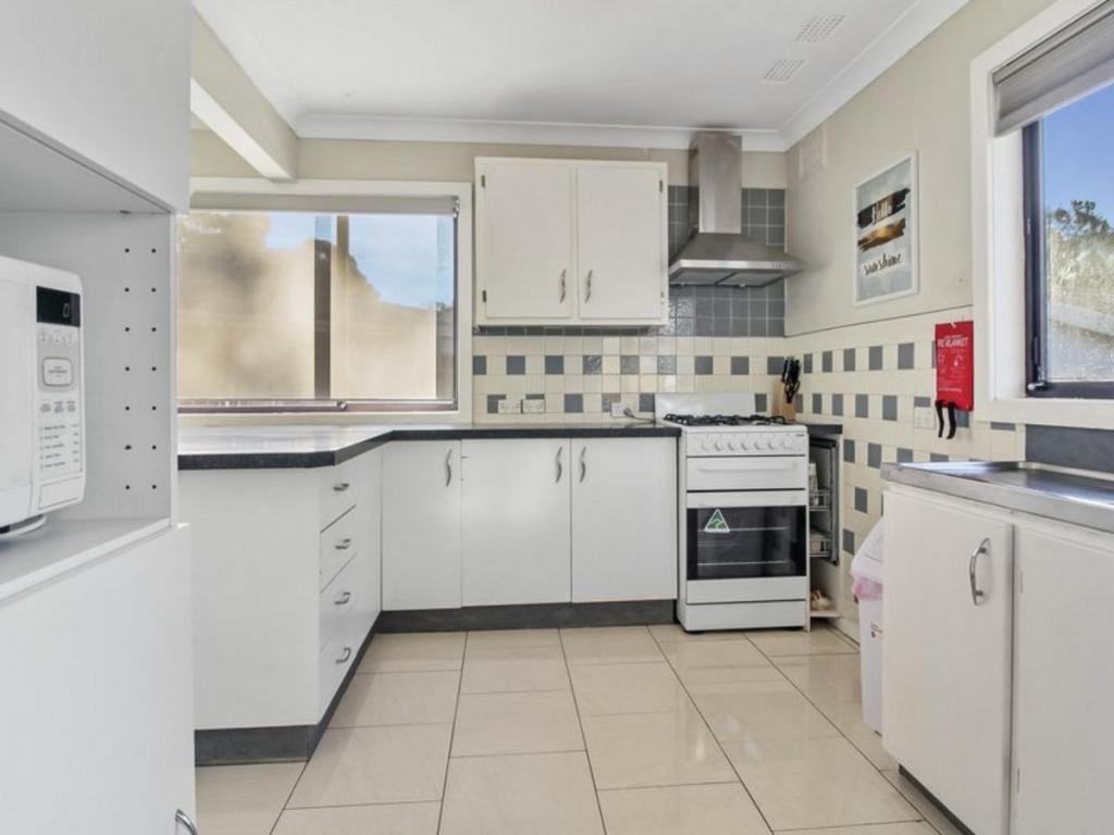 18 Aldinga Ave, Koonawarra, NSW 2530