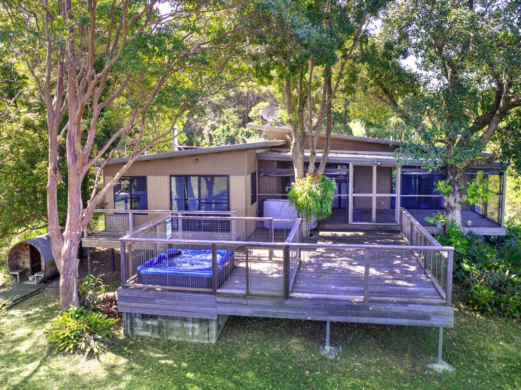 328 Upper Pinbarren Creek Rd, Pinbarren, QLD 4568