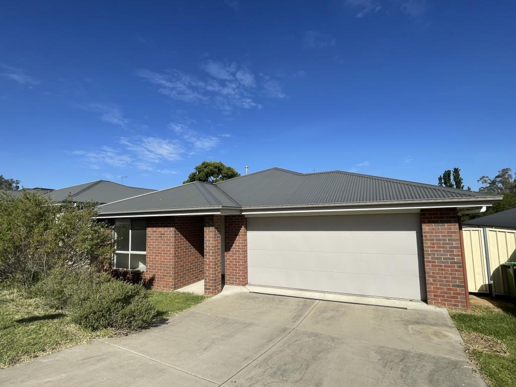 16 Royce Cres, Lavington, NSW 2641