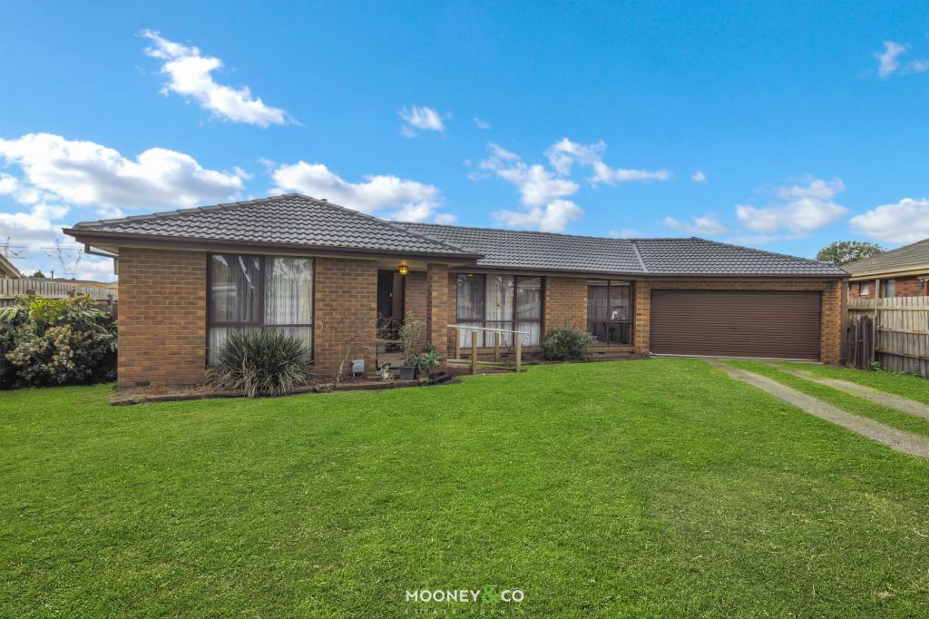 7 Hume Ct, Cranbourne North, VIC 3977