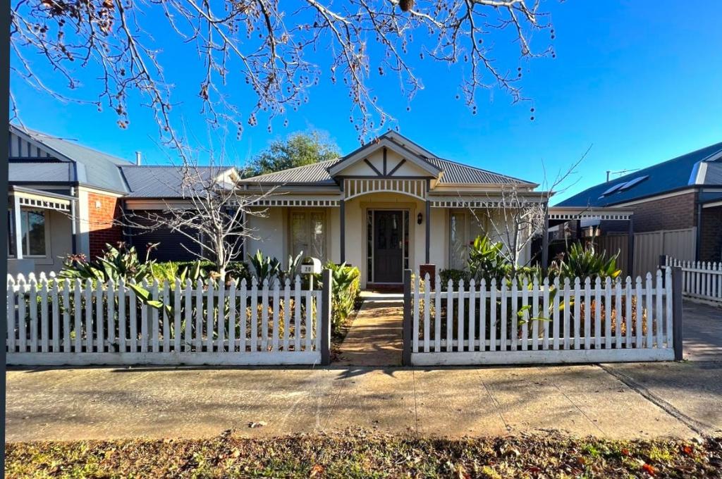 20 Cobaw Cct, Caroline Springs, VIC 3023