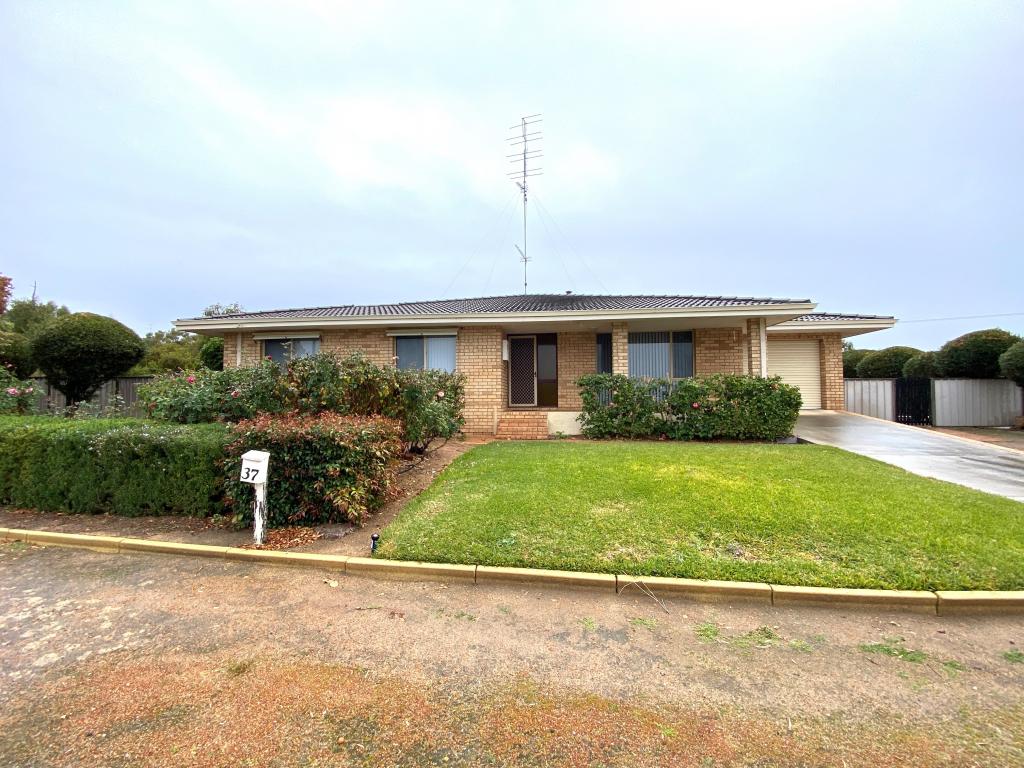 37 ALFRED ST, YORK, WA 6302