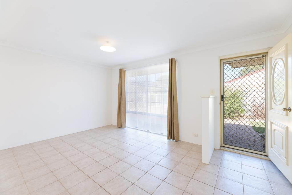 2/3 Fuchsia Pl, Halls Head, WA 6210