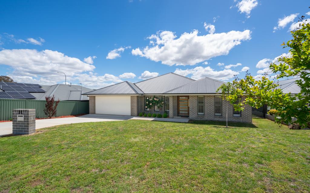 11 Matthews St, Windradyne, NSW 2795