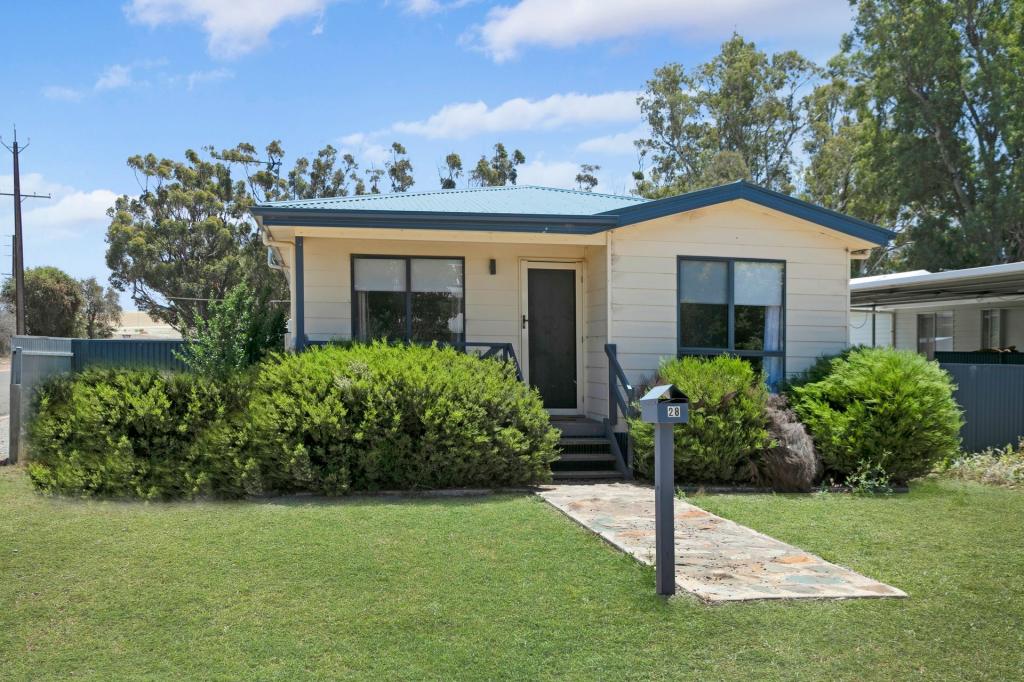 28 Houghton St, Jamestown, SA 5491