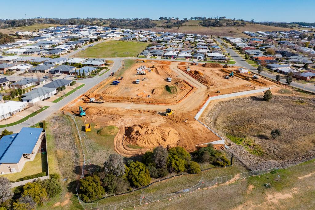 LOT 573 BULLWINKLE CRES, LLOYD, NSW 2650