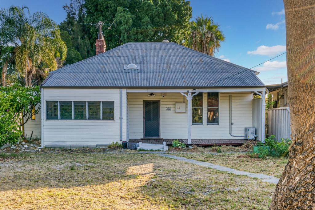 254 Belgravia St, Cloverdale, WA 6105