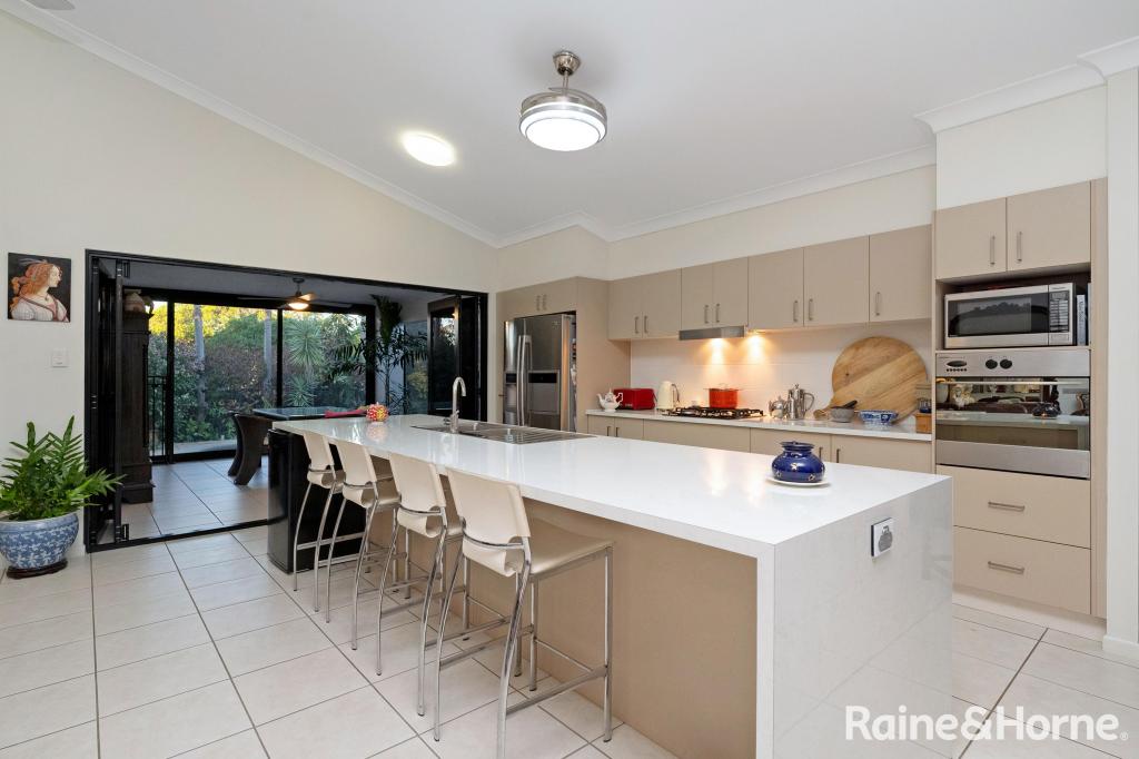 7 Shutehaven Cct, Bushland Beach, QLD 4818