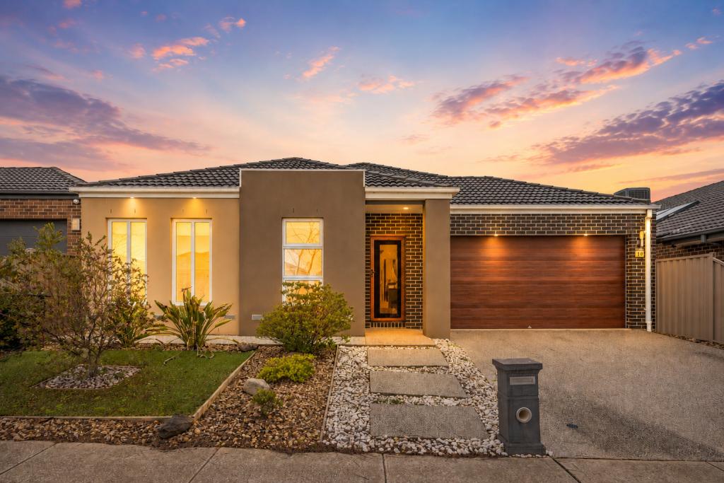 10 CARUANA CRES, HARKNESS, VIC 3337