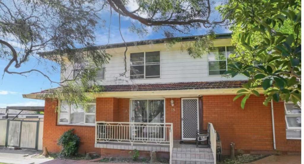 18a Springfield St, Old Guildford, NSW 2161